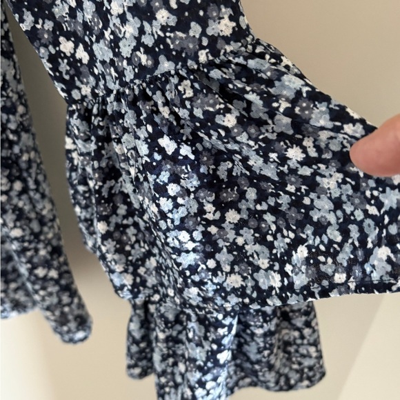 Michael Kors Navy Floral Blouse Long Sleeve Bell Style with Ruffles - Picture 4 of 8